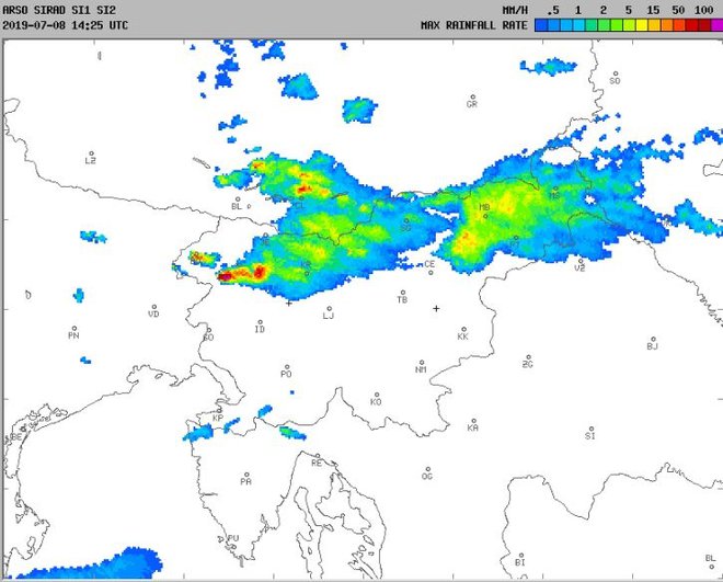 Radarska slika padavin ob 17. uri. FOTO: Arso