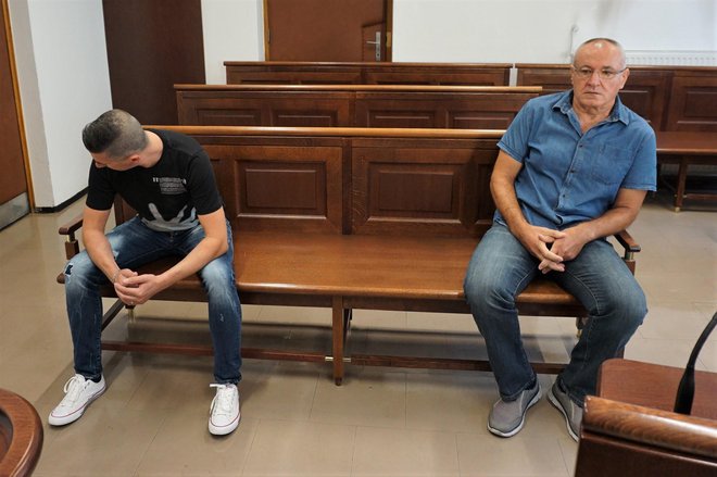 Damjan Vindiš (levo) in Ekrem Pobrić se nista smela izreči o krivdi, ker sta bila njuna zagovornika na dopustu. FOTO: BRANE PIANO