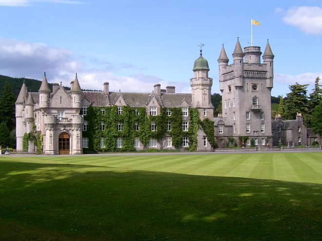 Prijateljem s Škotske je podrobno opisal grad Balmoral, čeprav tam še nikoli ni bil. FOTO: Wikimedia Commons