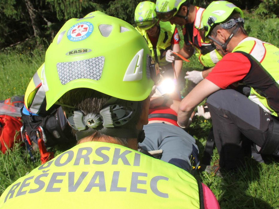 Fotografija: Gorski reševalci imajo polne roke dela. FOTO: Boštjan Fon