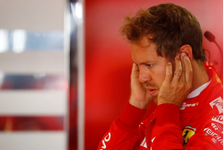 Fotografija: Sebastian Vettel je v nezavidljivem položaju. FOTO: Reuters