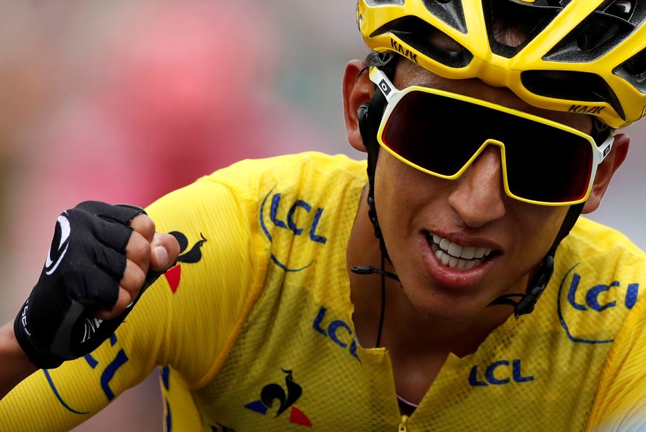 Fotografija: Kar zadeva vprašanje o končnem zmagovalcu Toura, bi bila lahko sobotna etapa tudi 200-kilometrska, pa rumeni majici Egana Bernala nihče ne bi prišel blizu, tako zanesljivo je deloval Kolumbijec. FOTO: Reuters
