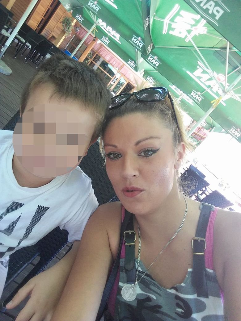 Fotografija: Maja Tojagić s sinom, ki je umrl star komaj 10 let. FOTO: Facebook