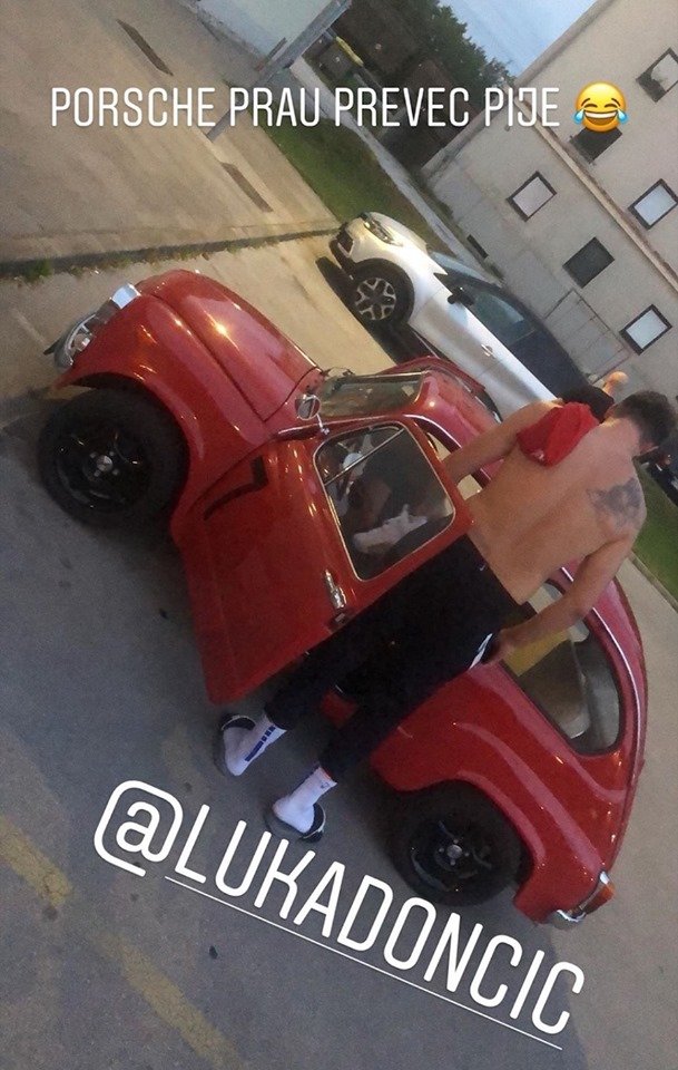 Luka in njegov rdeči fičo. FOTO: Instagram