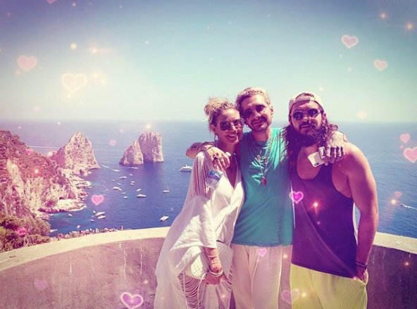 Pri Capriju ju je poročil ženinov brat dvojček Bill. FOTO: instagram