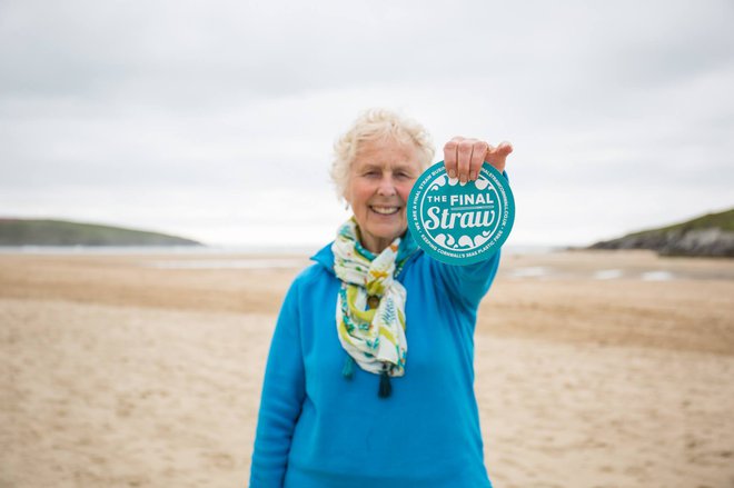 Zagnala je kampanjo, da se v Cornwallu prepove uporaba slamic. FOTO: facebook