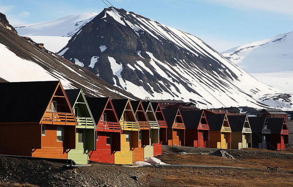 Fotografija: Longyearbyen je leta 1906 ustanovil Američan John Munroe Longyear, ki je tam začel kopati premog. FOTO: Getty Images