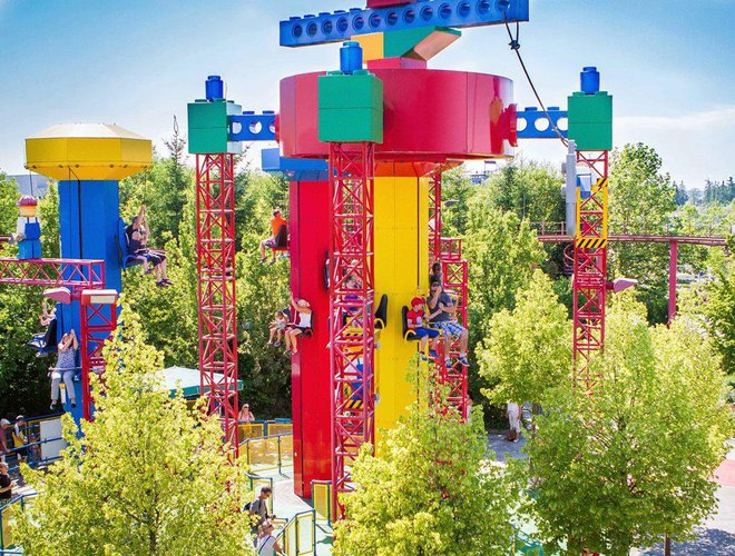 V Legolandu je precej atrakcij tudi za manjše otroke, a manj adrenalina za večje. FOTO: Legoland