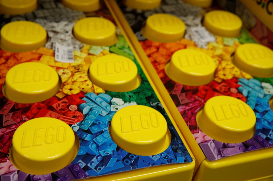 Fotografija: Lego naj bi odprl dodatnih 160 prodajaln, kar je skoraj 40 odstotno povečanje. Foto Reuters