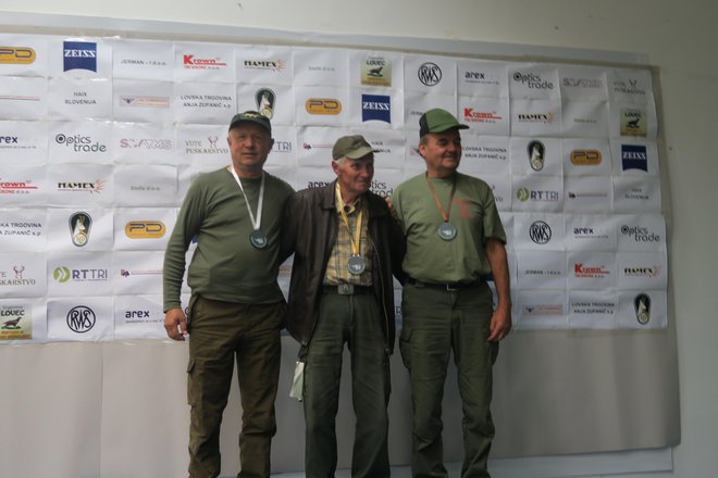 Najboljši superveterani v kategoriji MK puška (z leve): Anton Zupan, Franc Barbič, prvak, in Ljubiša Pavlovič. FOTO: JANEZ PETKOVŠEK