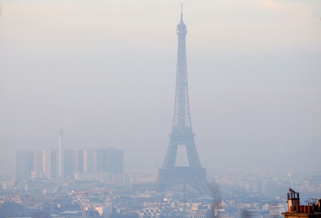 Z manj izpusti bomo imeli manj onesnažen zrak, čeprav so avtomobili le del širše problematike. FOTO: Reuters