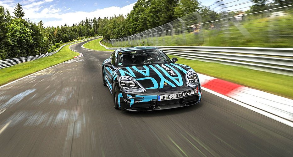 Fotografija: Porsche taycan turbo S je postavil novi rekord proge kot najhitrejši štirivratni električni avto. FOTO: Porsche