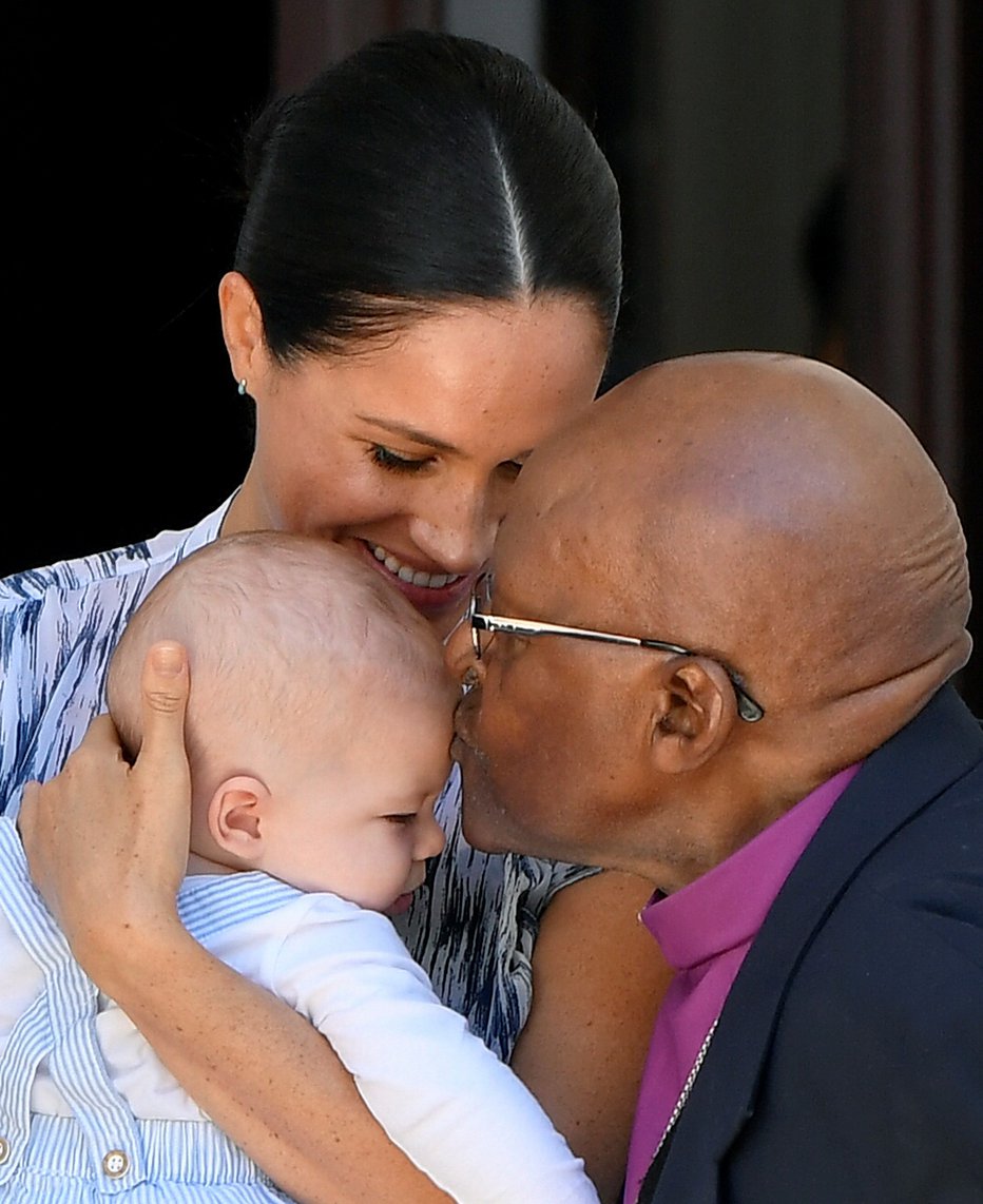 Fotografija: Meghan je na obisku pri nadškofu vseskozi skrbela, da se je Archie počutil varno. FOTO: Reuters