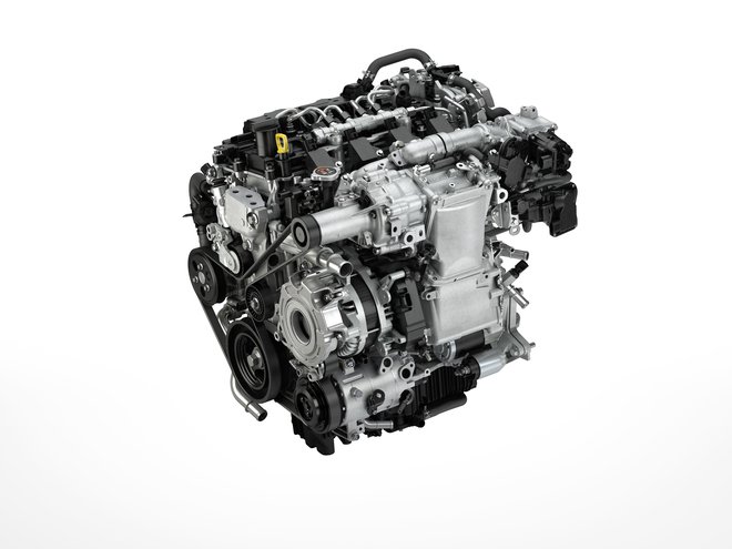 Novi agregat se navzven ne razlikuje zelo od drugih bencinskih agregatov – ima prostornino 1998 ccm in razvije največjo moč 132 kW (180 KM). FOTO: Mazda