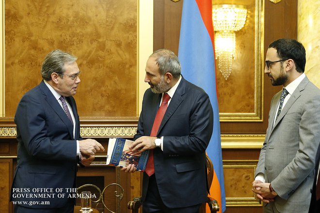 Predstavniki Lydiana na obisku pri armenski vladi<br />
FOTO: WWW.GOV.AM