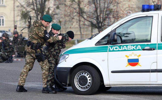 Vojaška policija je Petkovo preiskavo končala brez ovadbe. FOTO: Tadej Regent