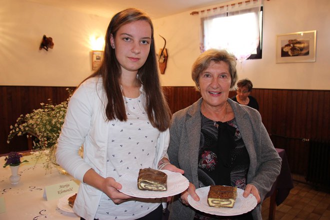 Štirinajstletna Anja Lipej z mentorico Erno Rožman FOTOGRAFIJE: Tanja Jakše Gazvoda