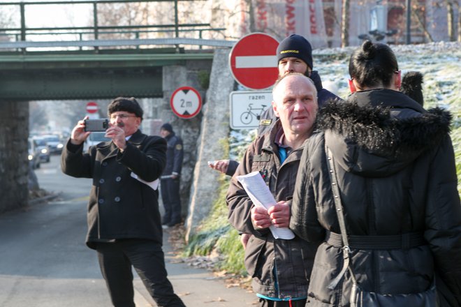 Tako je skupaj s sodnikom Martinom Jančarjem hodil po ljubljanskih cestah, kjer je marca divjal z avtomobilom. FOTO: Marko Feist