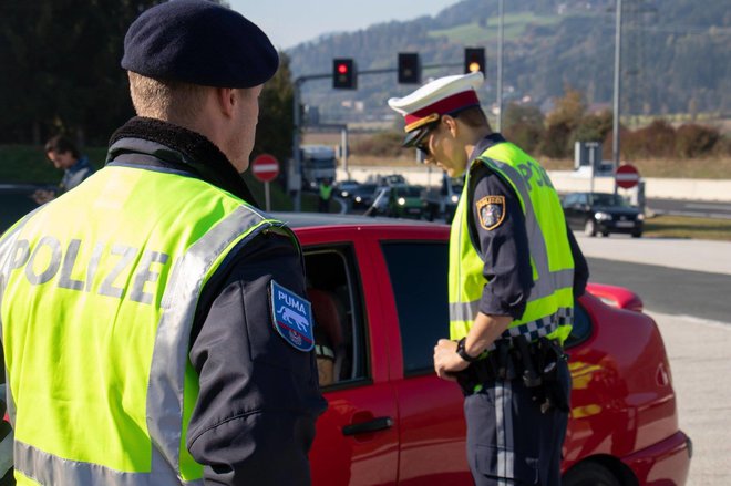 Tudi poostrene mejne kontrole ne prestrežejo večine drog, ki prihajajo iz Slovenije. FOTO: Polizei.gv.at