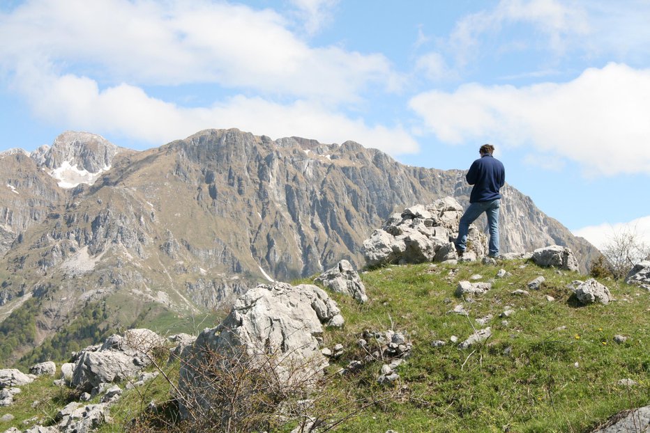 Fotografija: Pogled z Mrzlega vrha proti Slemenu (simbolična fotografija).  FOTO: Blaž Močnik