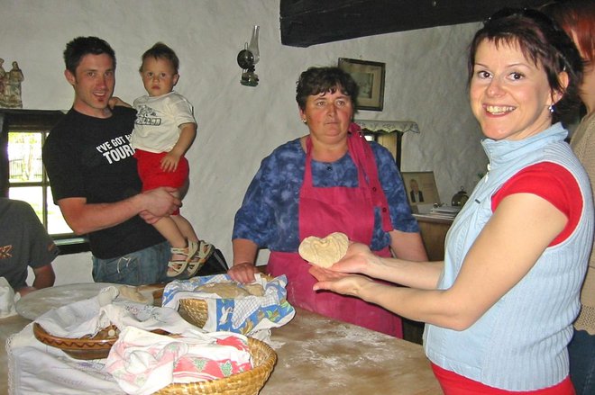 Ko se peče kruh, je veselje v hiši. Foto: ZKTRR