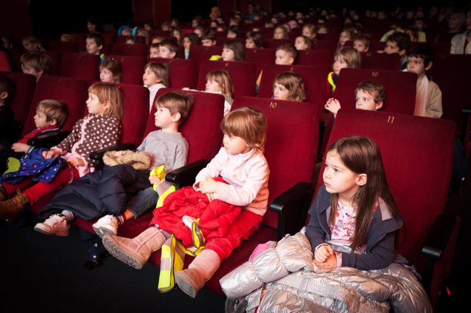 Prvošolce sta prevzela in očarala filma Hiša pravljic in Egon klobuk, ki so si ju ogledali v Kinodvoru. FOTO: Domen Pal/Kinodvor