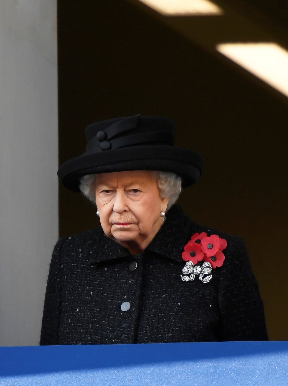 Fotografija: Kraljici zagotovo ni všeč, da njen vnuk ne bo božiča preživel z družino. FOTO: Reuters