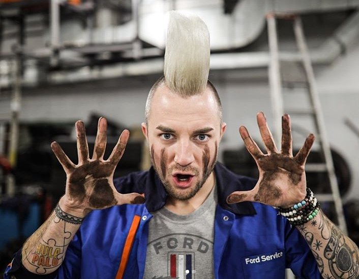 Fotografija: Dejan Krajnc se bo moral posloviti od svoje prepoznavne frizure. FOTO: Instagram