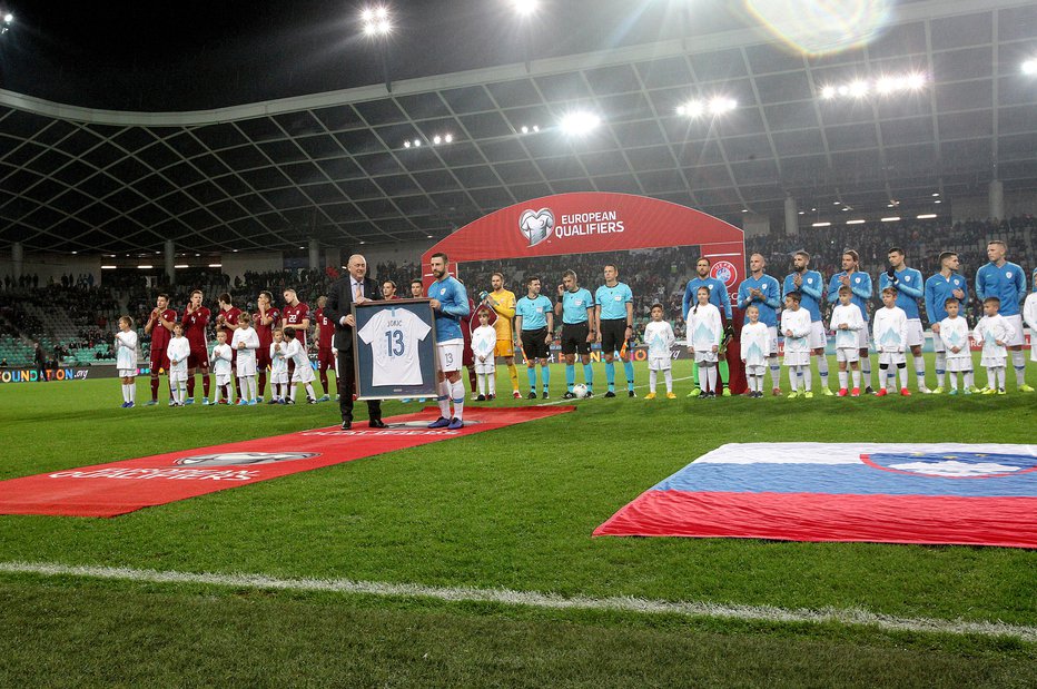 Fotografija: Nogometna tekma med reprezentanco Slovenije in Latvije. FOTO: Mavric Pivk