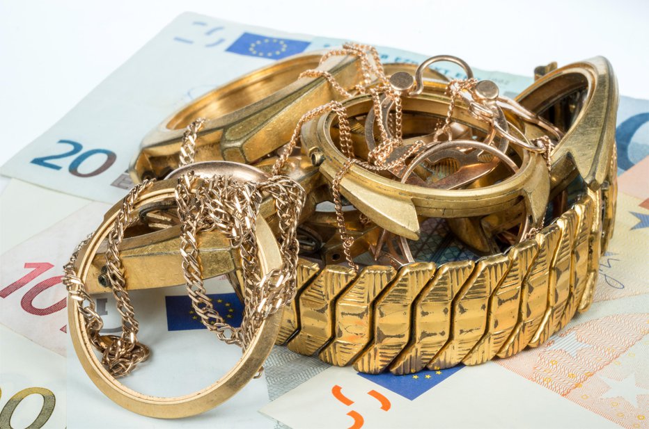 Fotografija: Vlomilci so posegali predvsem po nakitu pa tudi gotovini. FOTO: Getty Images, Istockphoto