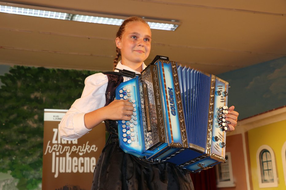Fotografija: Tjaša je leta 2017 osvojila naslov državne prvakinje na Zlati harmoniki Ljubečne. FOTO: ZHL