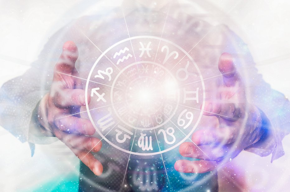 Fotografija: Če povežemo astrološko simboliko s pomenom posameznih kart tarota, lahko dobimo izjemno natančno sporočilo. FOTO: Guliver/Getty Images