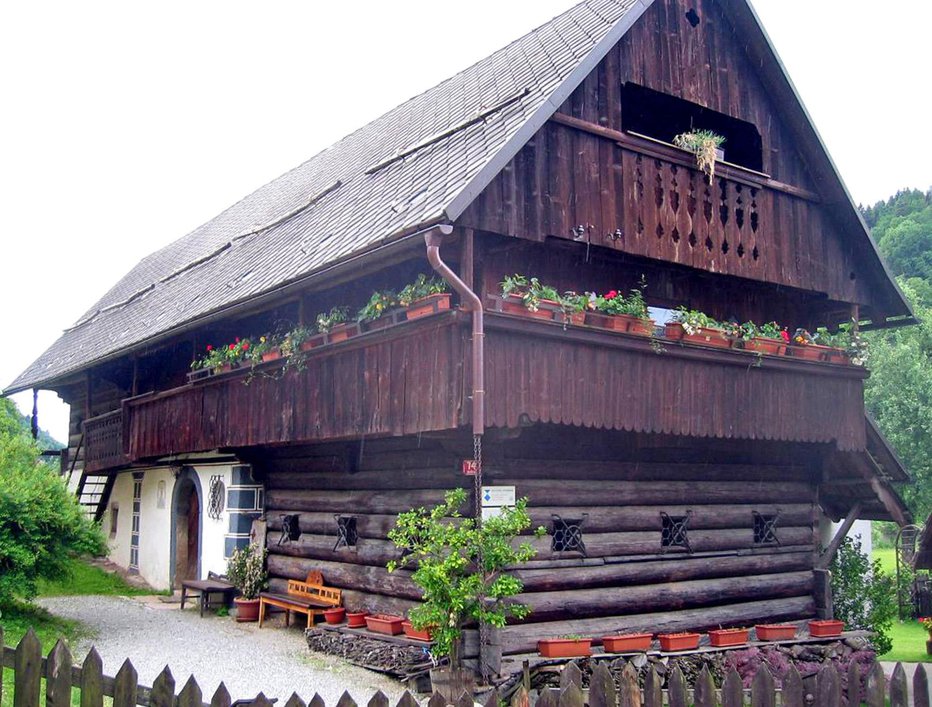 Fotografija: Nacetova hiša v Puštalu pri Škofji Loki FOTO: Wikipedia