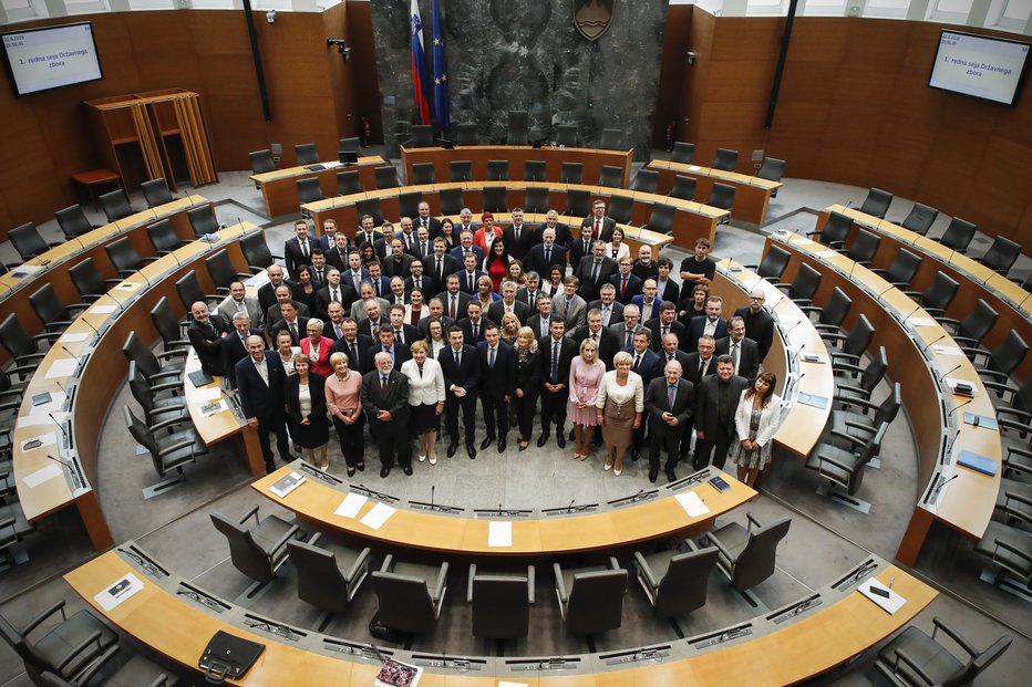 Fotografija: Poslanci in poslanke bodo glasovali o proračunih. FOTO: Uroš Hočevar