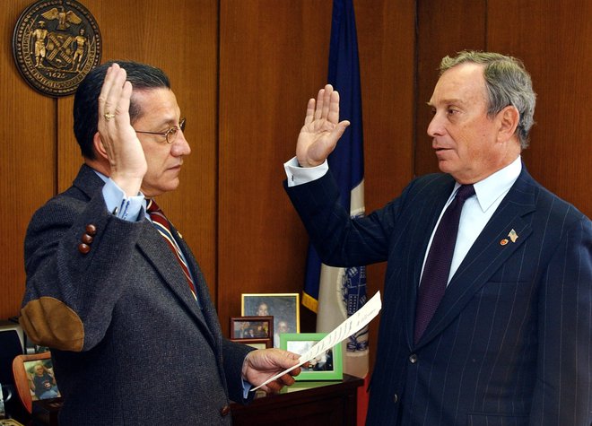 Michael Bloomberg je kot 108. župan New Yorka prisegel 31. decembra 2001. FOTO: Reuters