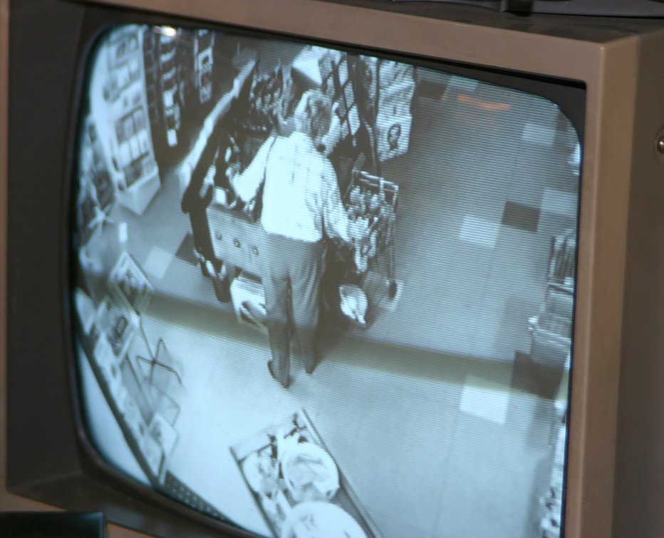 Fotografija: Kradla sta v trgovini. Fotografija je simbolična. FOTO: Getty Images, Istockphoto