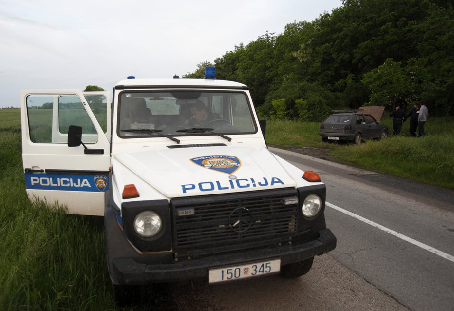 Fotografija: Hrvaška policija je menda z njima ravnala brutalno. FOTO: Reuters