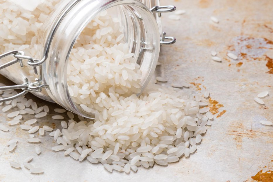 Fotografija: Kombinacija riža in eteričnega olja odišavi garderobne omare. FOTO: Thinkstock