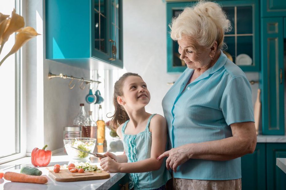 Fotografija: Naše babice so vedele, kaj je zdrava hrana. FOTO: Shutterstock