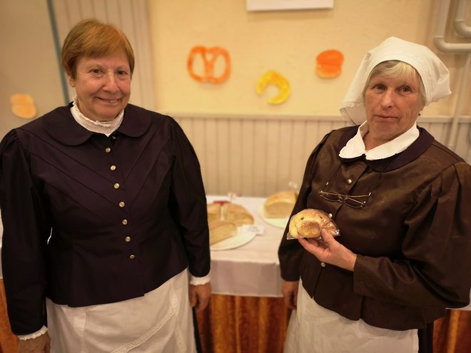 Ivanka Zabukovec in Tončka Purkart: »Testu in segreti peči je treba za dober kruh dodati še ljubezen.«
