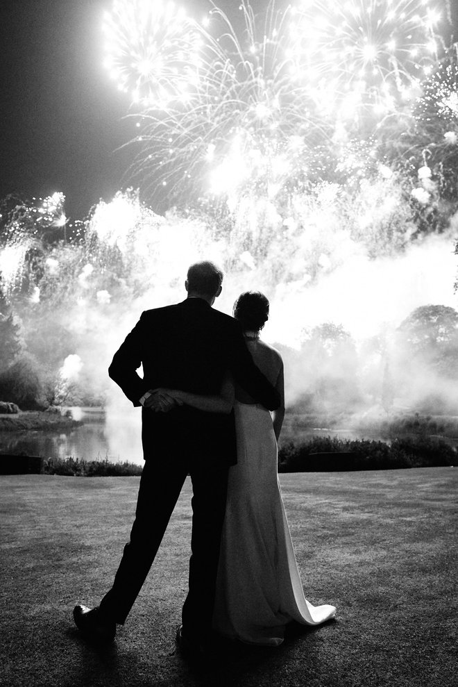 Harry in Meghan sta lani vesele praznike zaželela s fotografijo, posneto na njuni poroki. FOTO: Instagram