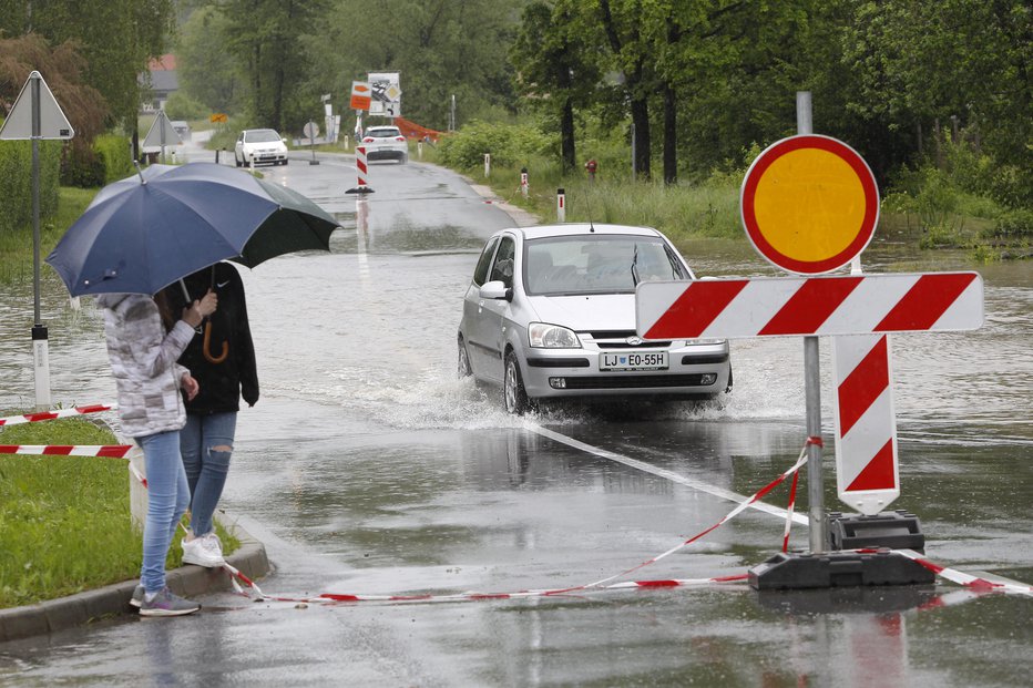 Fotografija: Tako je konec maja letos poplavil potok Draščica na Igu FOTO: Mavric Pivk, Delo