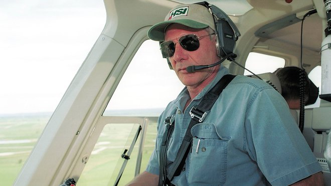 Igralec je zasebni pilot tako za helikopterje kot za letala. V lasti ima več letal, s katerimi je že večkrat sodeloval v reševalnih akcijah.  Foto pinterest, Reuters