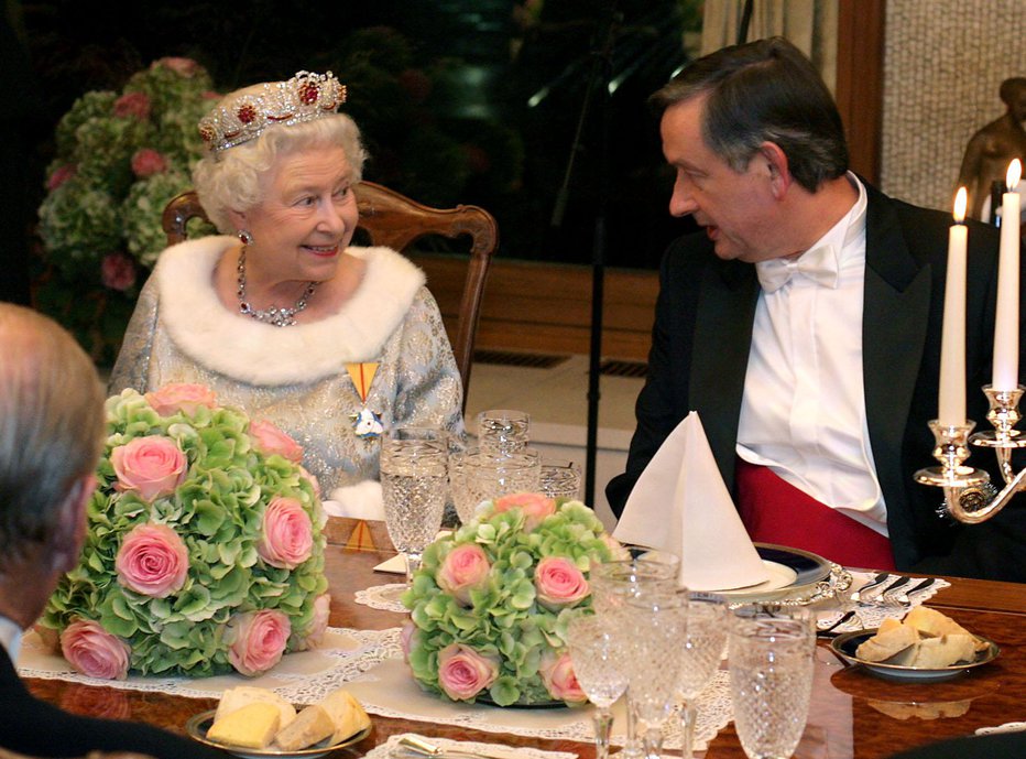 Fotografija: Kraljica Elizabeta II. je le dvakrat v življenju obedovala v restavraciji, enkrat je za ugodje njenih brbončic skrbel Domen Demšar. Foto: Matej Družnik