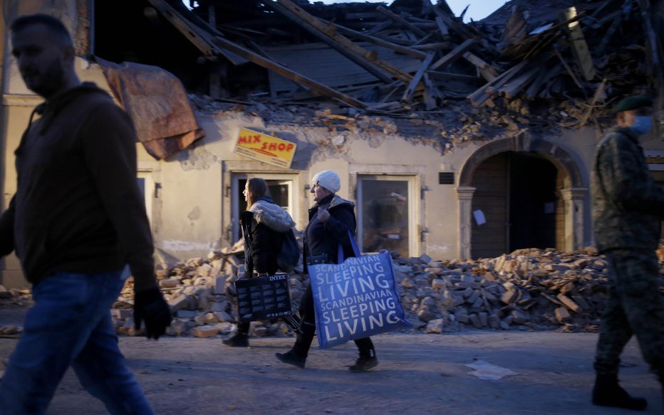 Fotografija: Posledice potresa v hrvaškem mestu Petrinja, 29. 12. 2020. FOTO: Blaz Samec