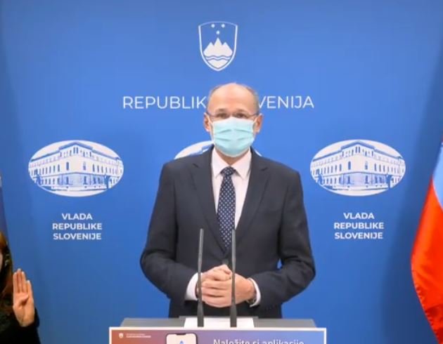 Fotografija: Jelko Kacin je ob vstopu v novo leto vsem zaželel predvsem trdnega zdravja in da bi bilo leto 2021 epidemiološko manj zahtevno. FOTO: STA, posnetek zaslona