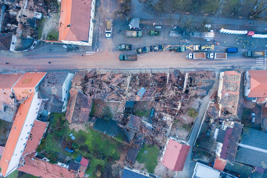 Fotografija: To je po potresu ostalo od Petrinje. FOTO: Antonio Bronic, Reuters