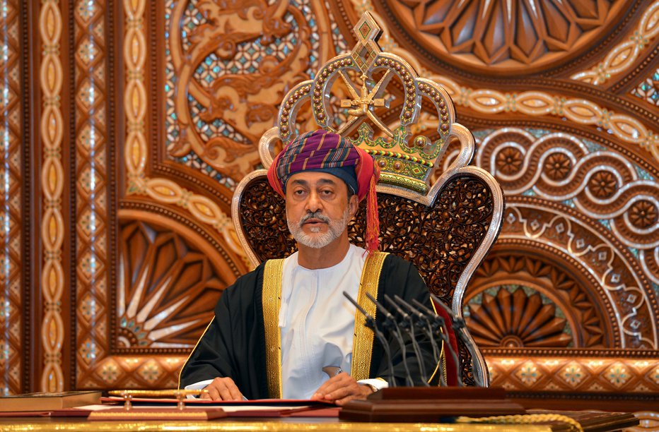 Fotografija: Sultan Haitham bin Tarik Al Said želi državo še bolj modernizirati in narediti bolj pravično ter ekonomsko uspešno. FOTO: Stringer/Reuters