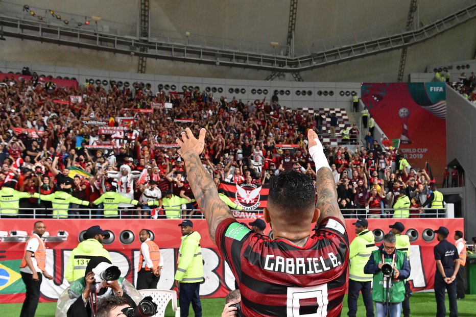 Fotografija: Flamengov napadalec Gabriel Barbosa (Gabigol) je spoznaval značilnosti evropskega nogometa v majici Interja. Brazilci imajo v Katarju odlično podporo rojakov. FOTO: AFP