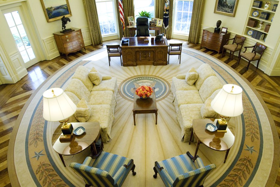 Fotografija: Donald in Melania Trump sta zapustila Washington. FOTO: Jonathan Ernst, Reuters